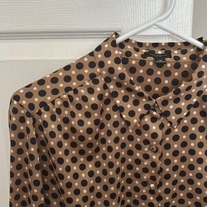 Ann Taylor Black and Brown Polka Dot Oxford. Size: 10
